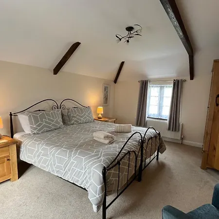 Maple & Beech Barns Apartment Truro