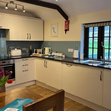 Maple & Beech Barns Apartment *
